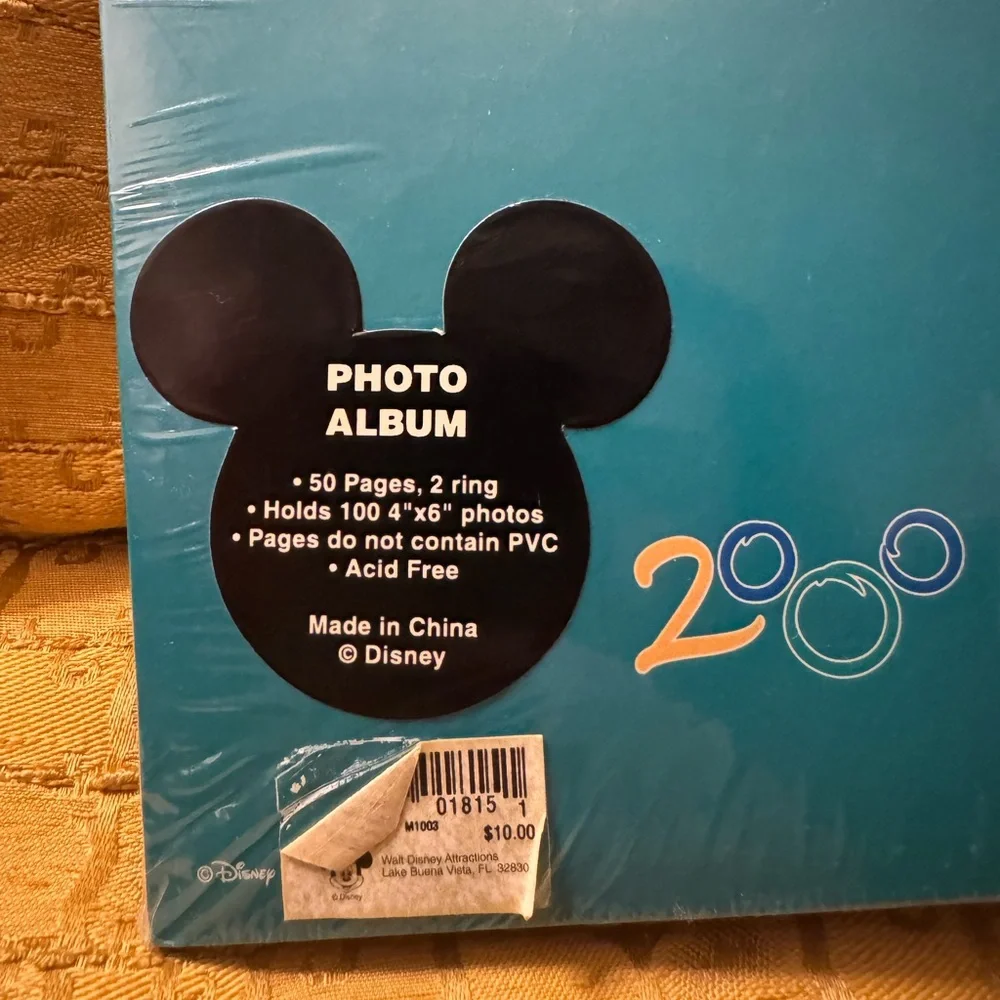 Walt Disney World 2000 Collectible Photo Book